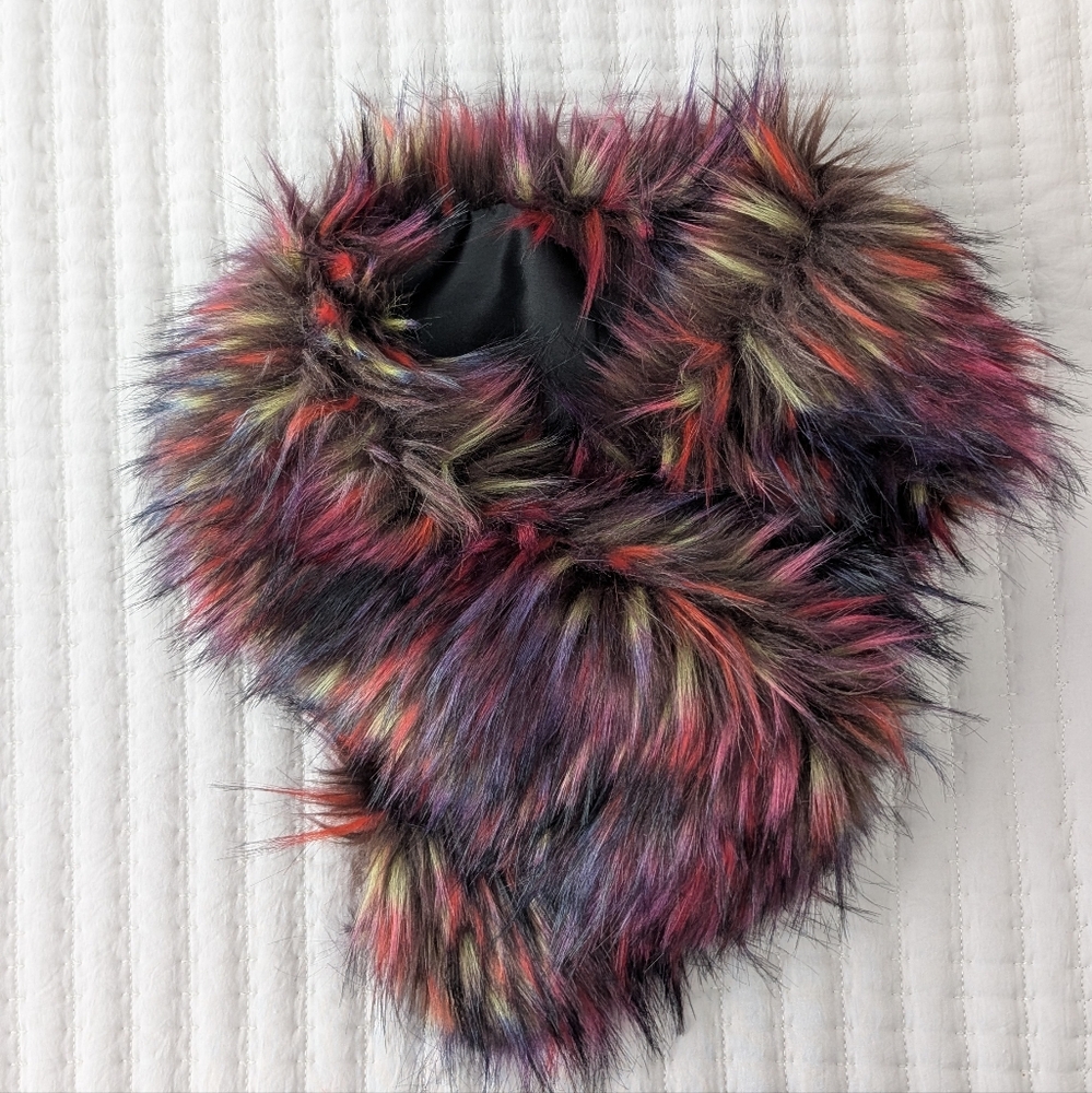 GUC Melanie Lyne Multicolor Faux Fur Scarf